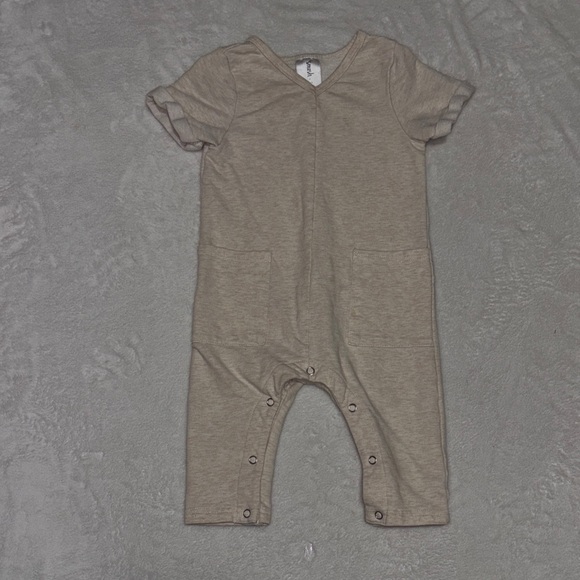 Smash + Tess cream tan Baby Romper with Snap Closures - Picture 2 of 9